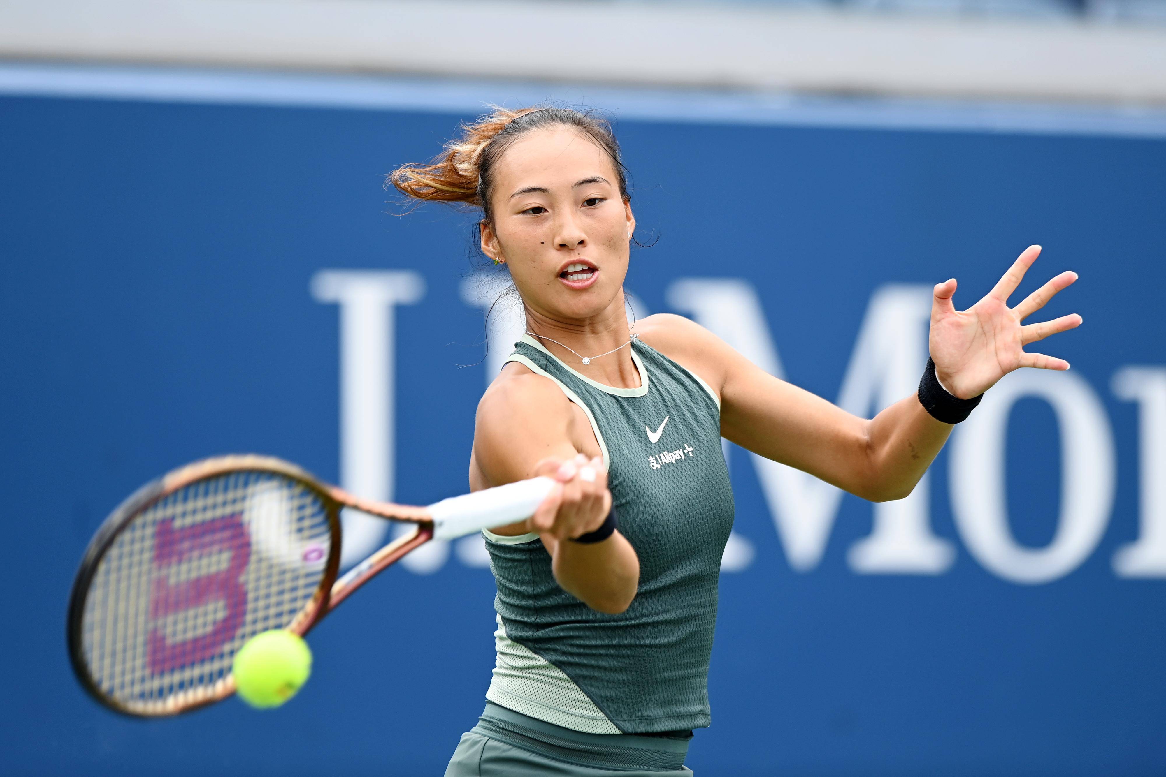 不仅是看重 不仅是看重